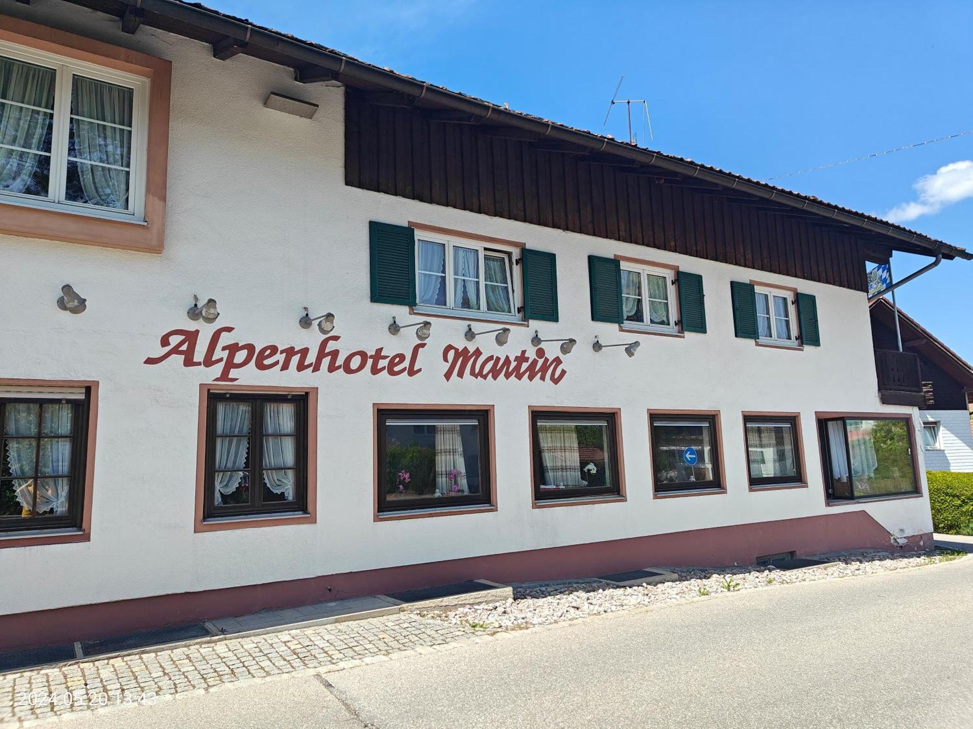 Alpen Martin Hotel *